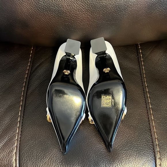 Versace leather chain logo decor leather high heel pumps NWB - Picture 5 of 6